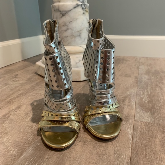 Jimmy Choo Malika Metallic Pumps - Picture 3 of 8